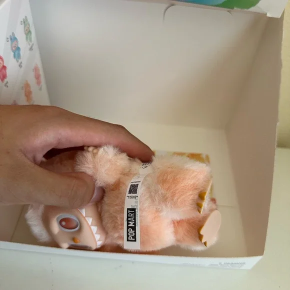 POP MART Labubu Happiness - Picture 2 of 4